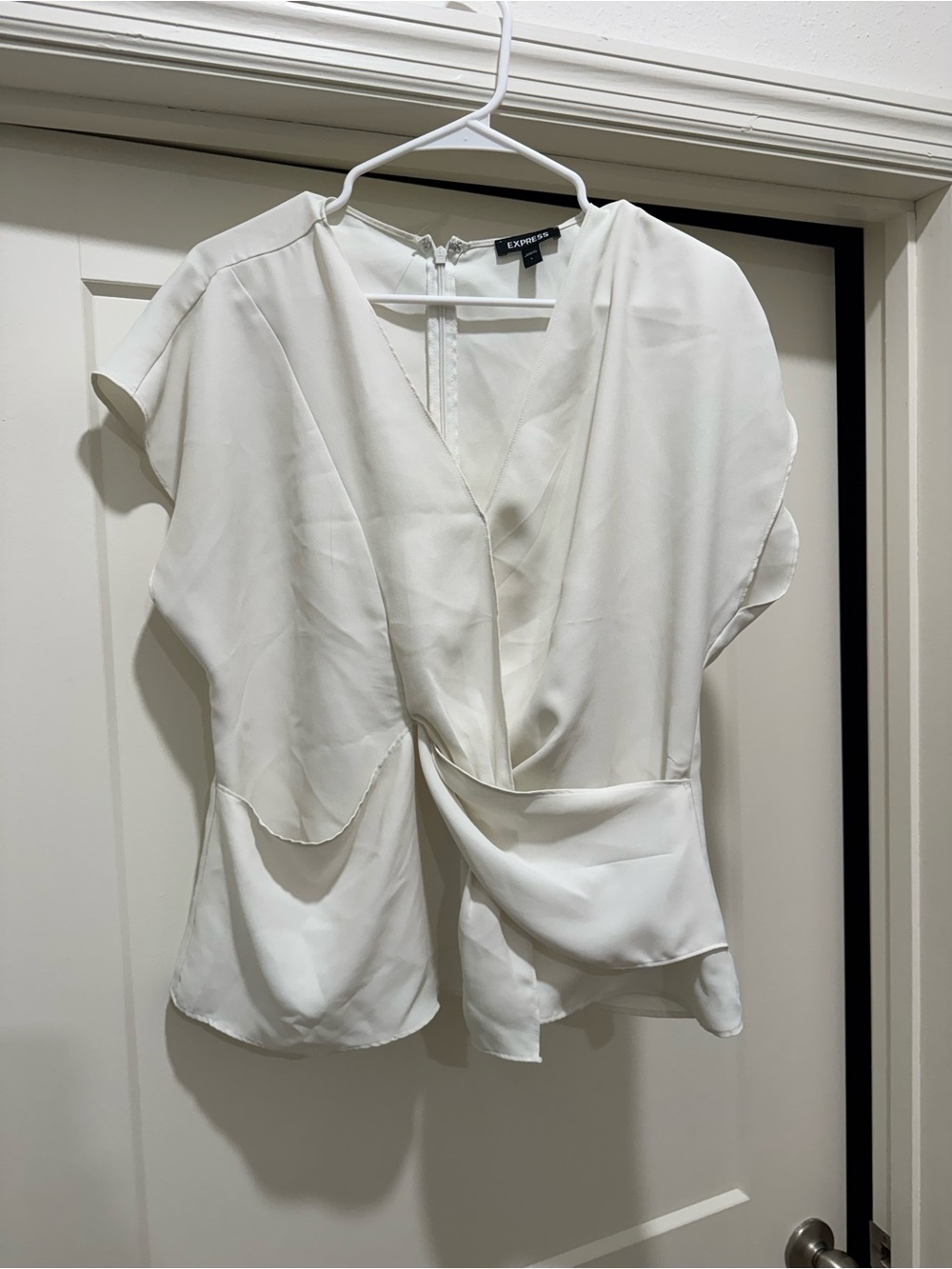 Express Ivory Draped V-Neck Short Sleeve Blouse